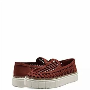 NIB Vince Camuto Romeena platform slip on 8.5